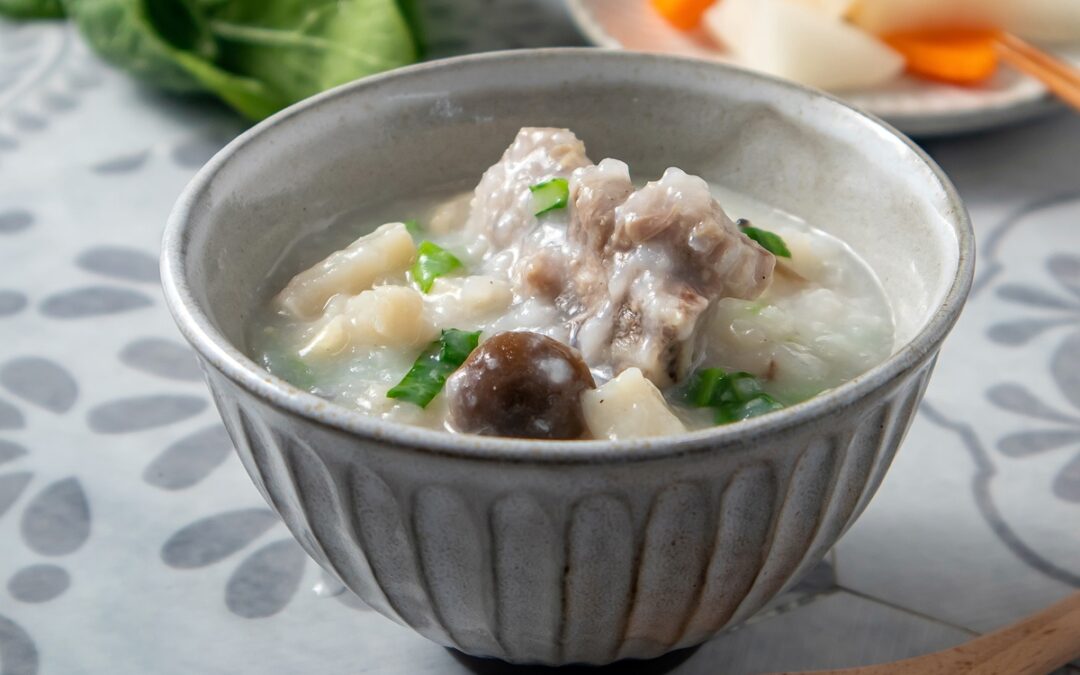【小份量食譜】清鮮暖胃，翡翠干貝排骨粥