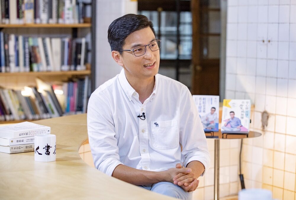 【名人書房】黃瑽寧：與書本對話，讀出豐富人生閱歷